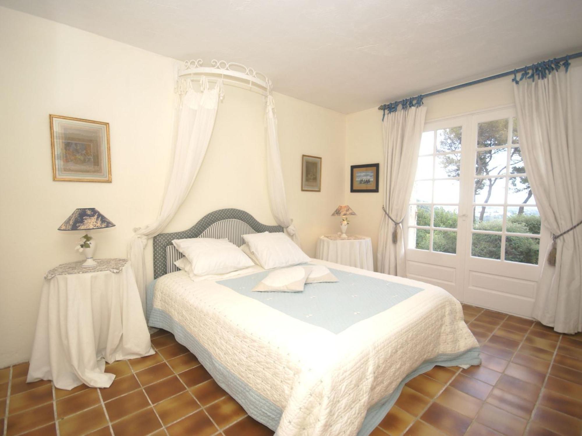 Superb Villa With Private Pool Saint-Paul-de-Vence Bagian luar foto